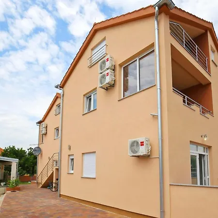 Beautiful In With Wifi Apartment